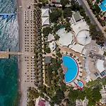 Latanya Park 4*