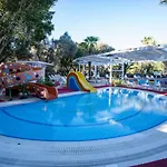 Курортный комплекс Latanya Park Ялычифтлик