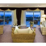 Latanya Park 4* Ялычифтлик