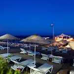 Latanya Park 4*
