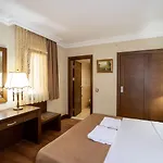 Latanya Park Complex 4*