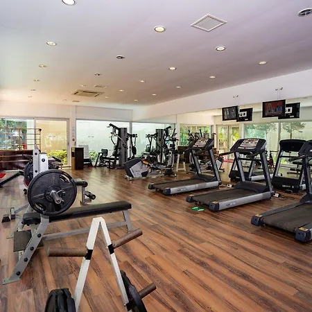 Latanya Park 4*