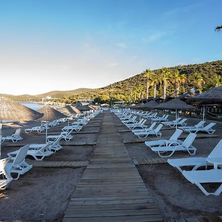 Latanya Park אתר נופש Yaliciftlik