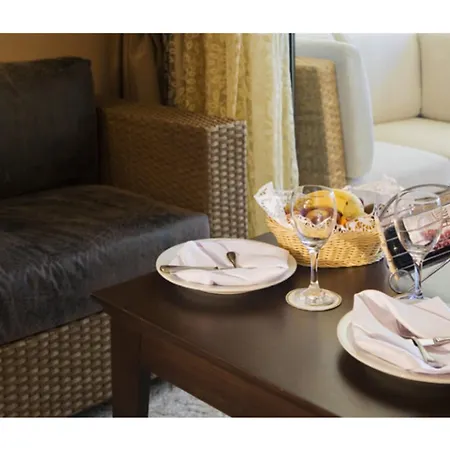 Latanya Park Yaliciftlik