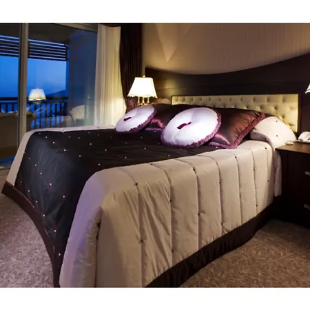 Latanya Park 4* Yaliciftlik