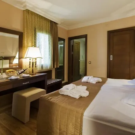 Latanya Park אתר נופש 4*