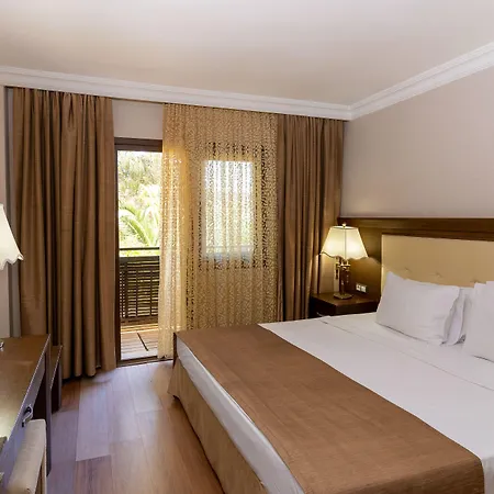 Latanya Park Resort