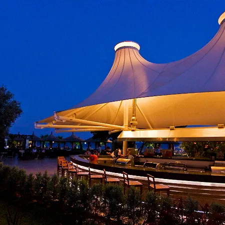 度假村 Latanya Park 4*