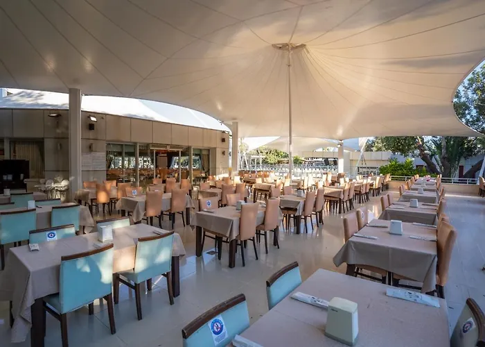 Latanya Park Semesteranläggning (resort) 4*
