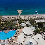 Latanya Park 4*