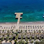 Latanya Park 4*