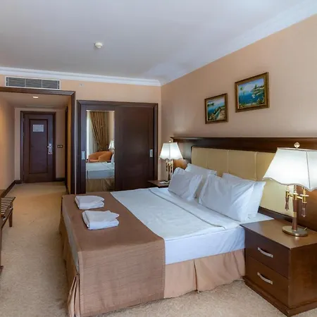 Resort Latanya Park 4*