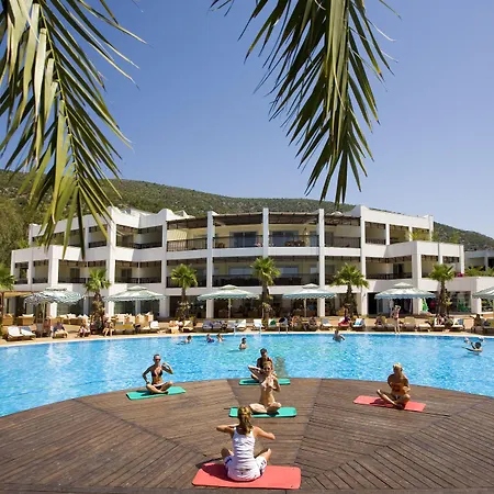 Latanya Park Resort 4*