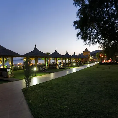 Latanya Park 4* Yaliciftlik