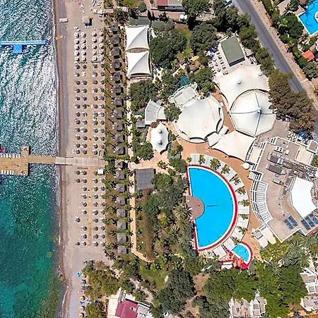 Курортный комплекс Latanya Park Ялычифтлик