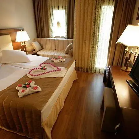 Latanya Park Semesteranläggning (resort) Yaliciftlik